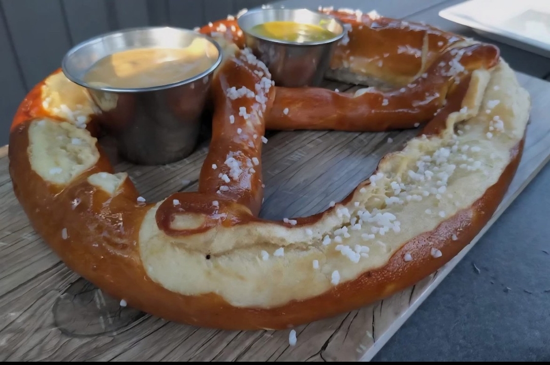 Brew Cheese Pretzel.