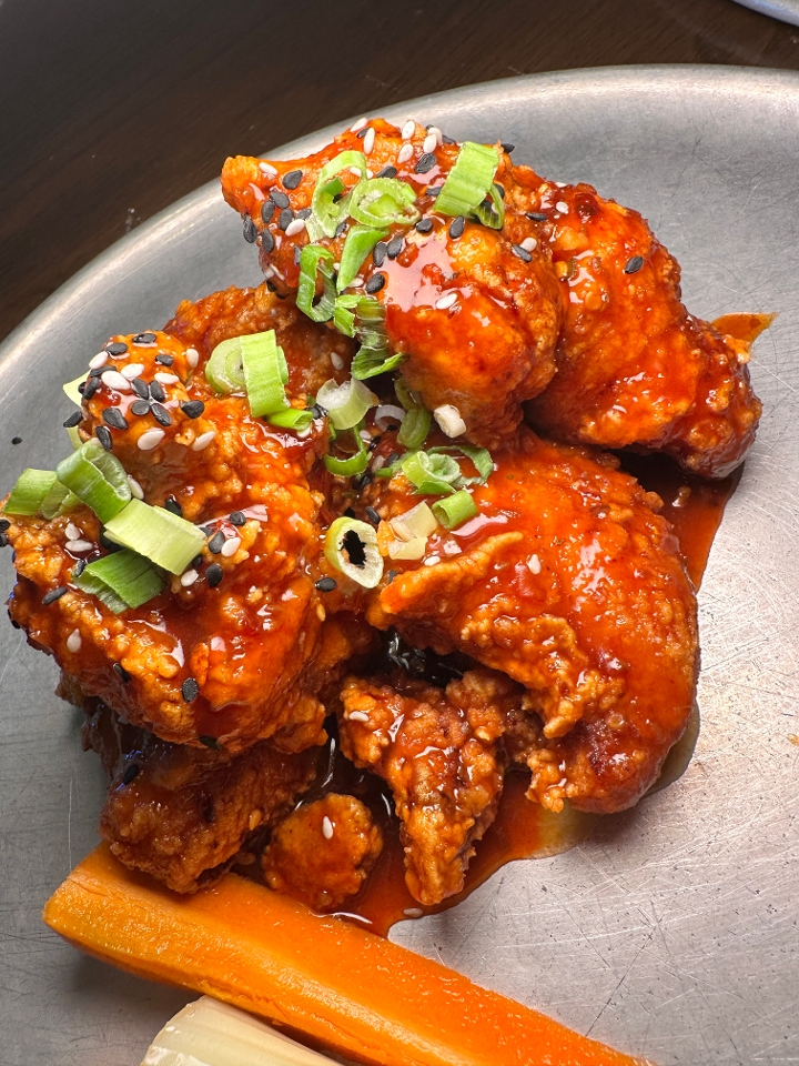 8 Boneless Wings.