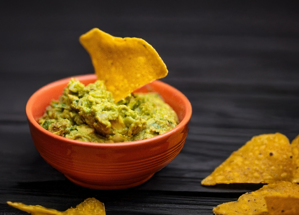 Bowl of Guacamole (12oz).