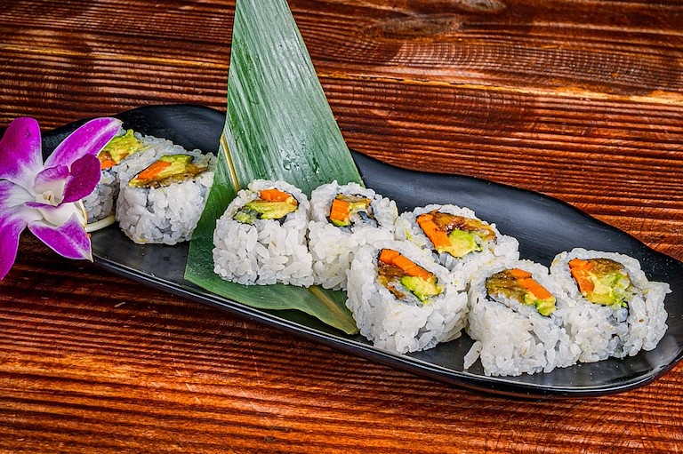 VEGGIE ROLL.