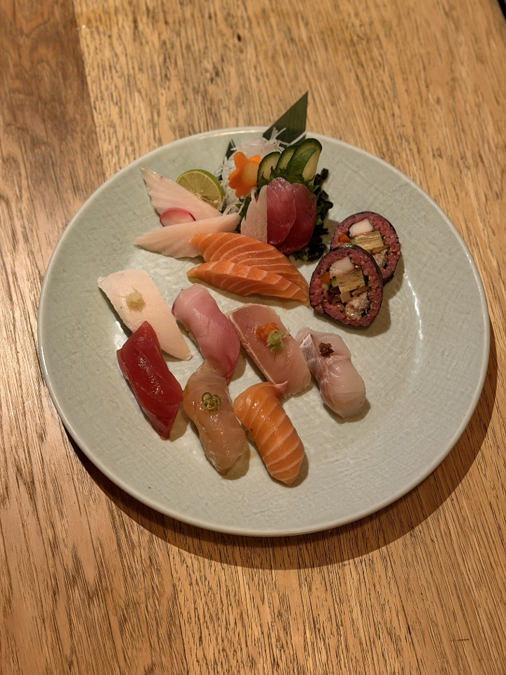 Sushi & Sashimi Combo.