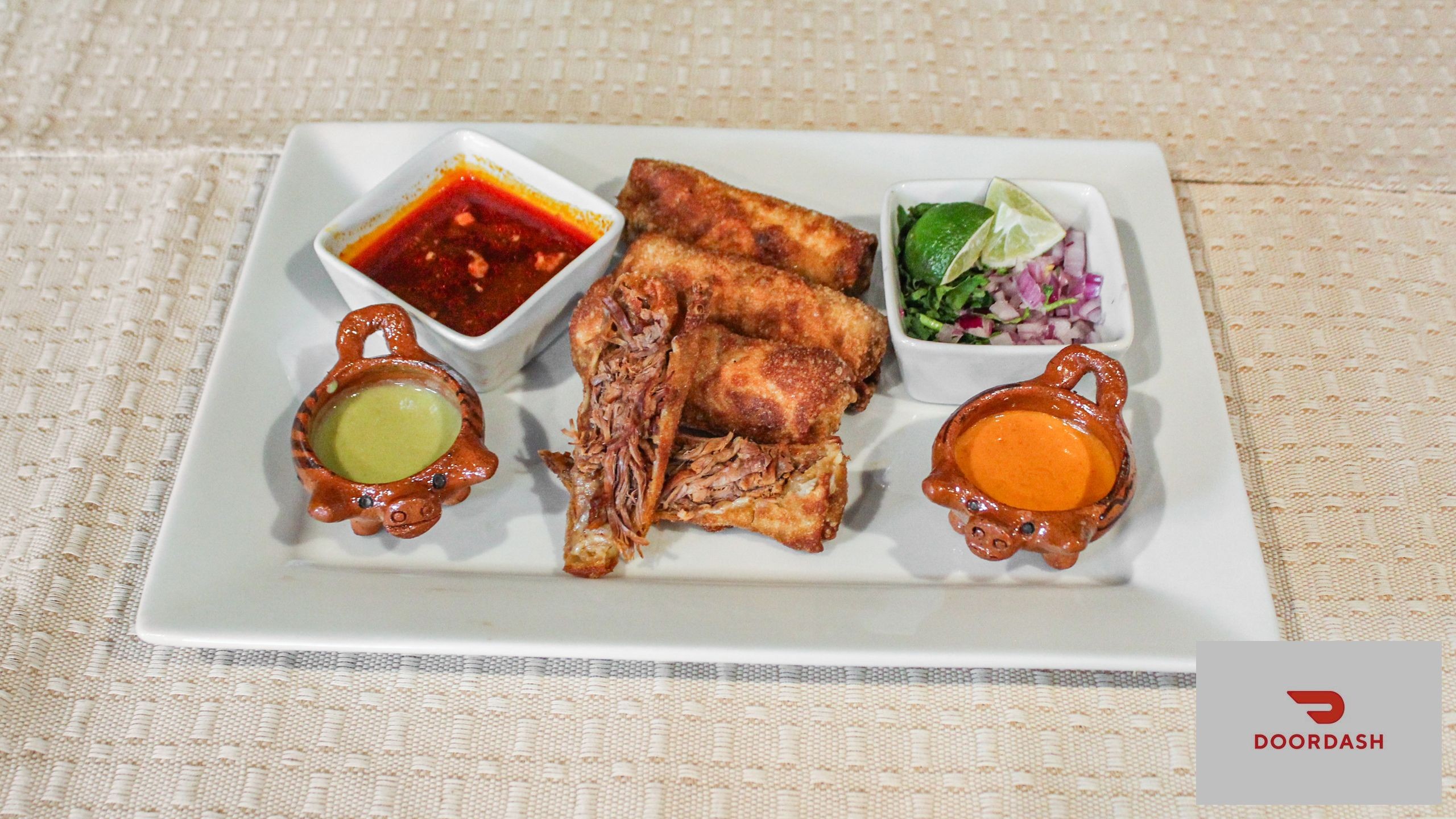Rollos De Huevo Y Birria / Birria Egg Rolls.