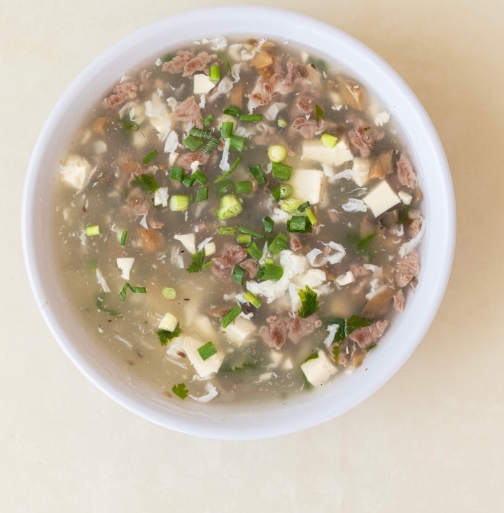 西湖牛肉更 5.Minced Beef Soup.