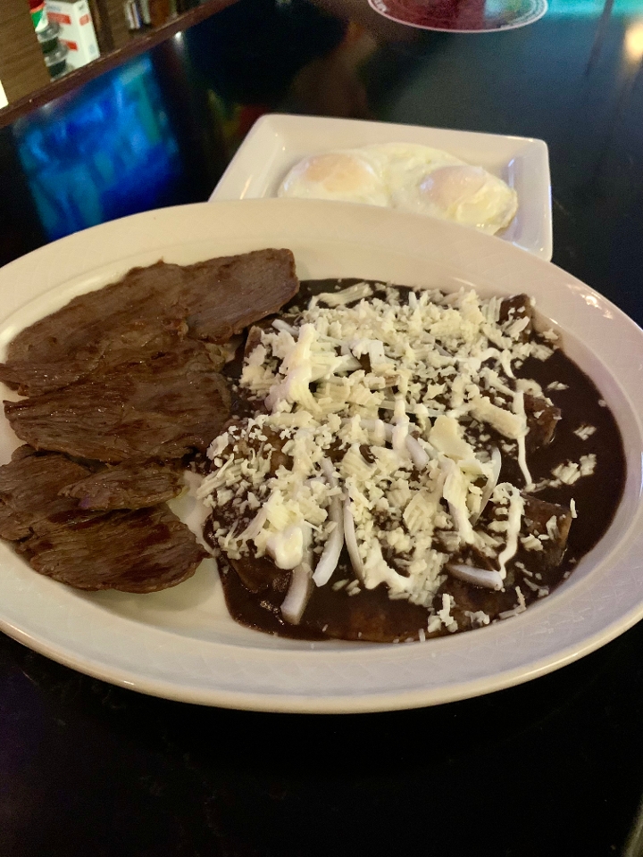 Enfrijoladas c/Huevos.