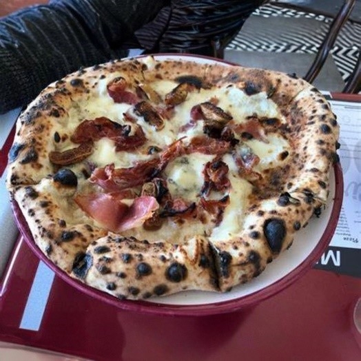Fichi Pizza.