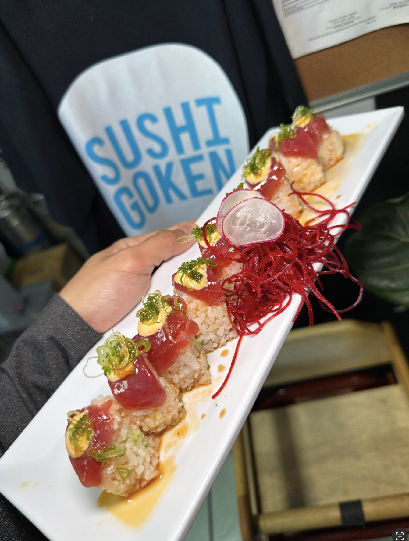 Akami Roll.
