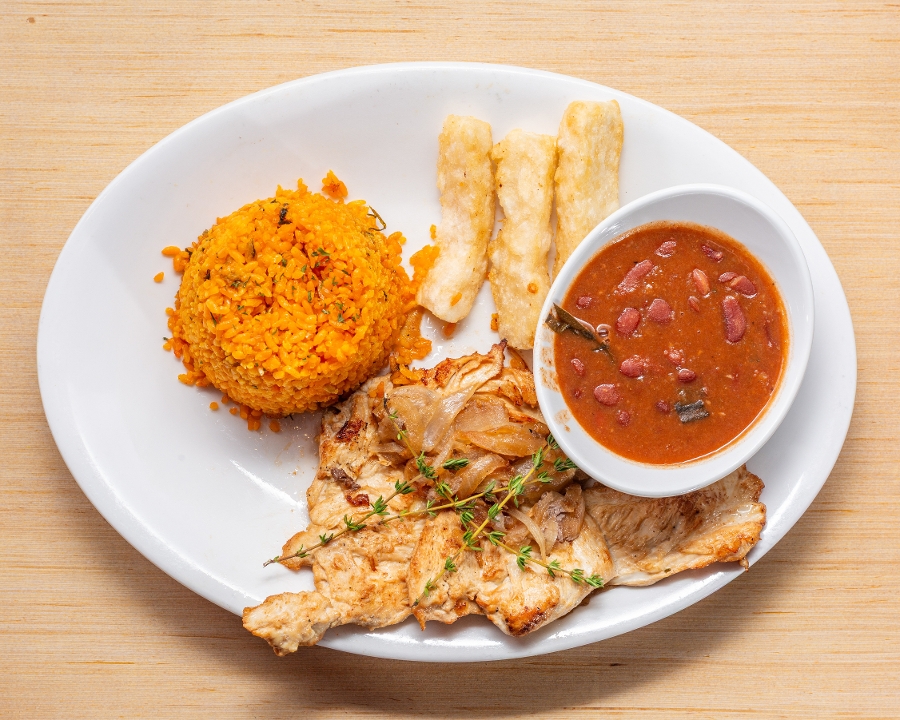 Pollo a La Plancha / Grilled Chicken Breast.