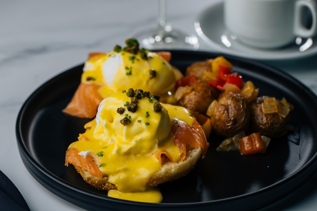 SMOKED SALMON EGGS BENEDICT.