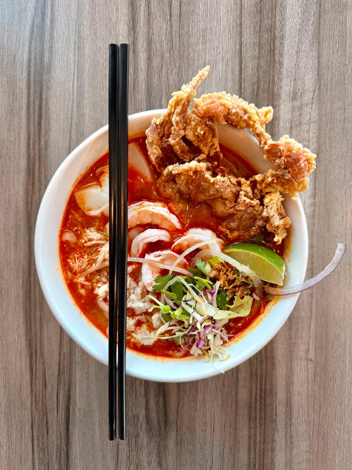 Bánh Canh Tôm Cua (Shrimp and Crab Noodle Soup).