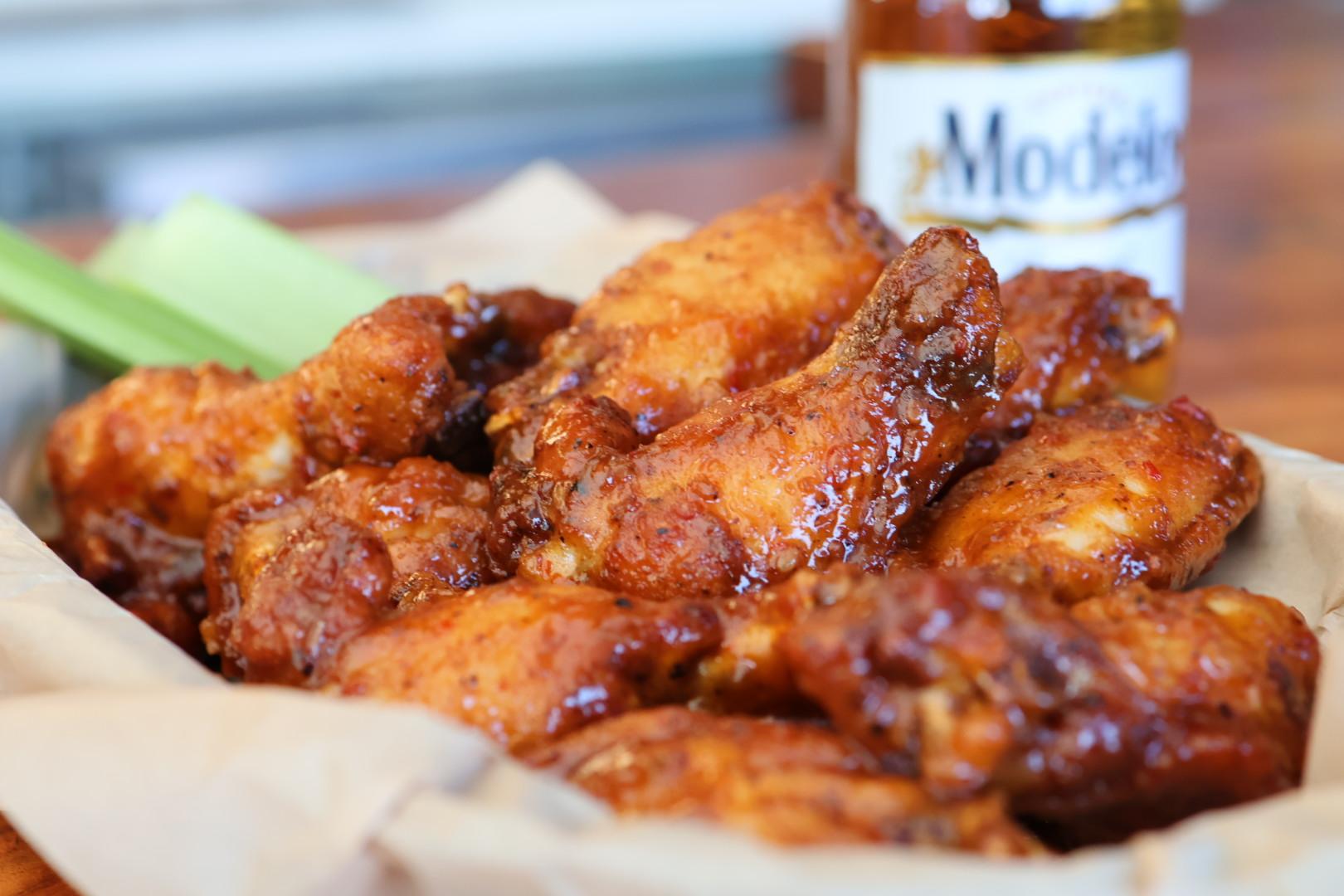 Smokin Wings.