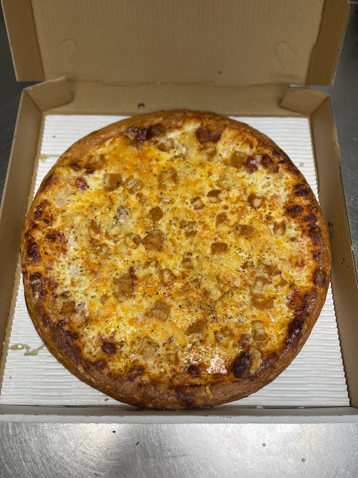 14in LARGE CHICKEN PARMESAN SPECIALTY PIZZA.