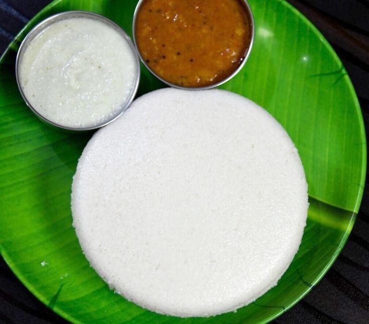 Thatte Idli (1 pcs).