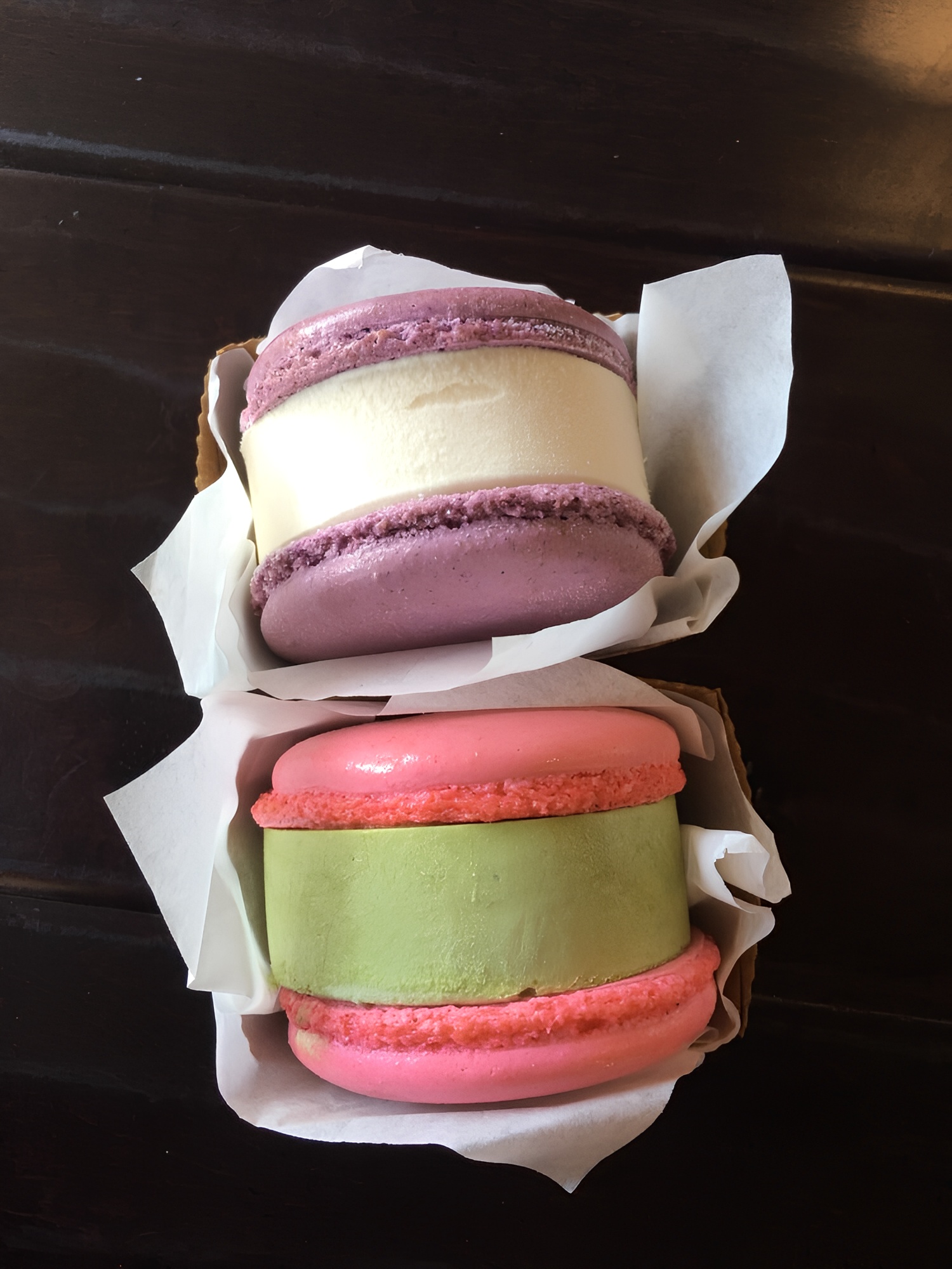 Macaron ice cream.