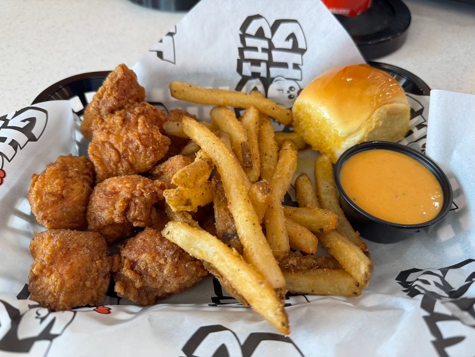 #5: Eight Boneless Combo.
