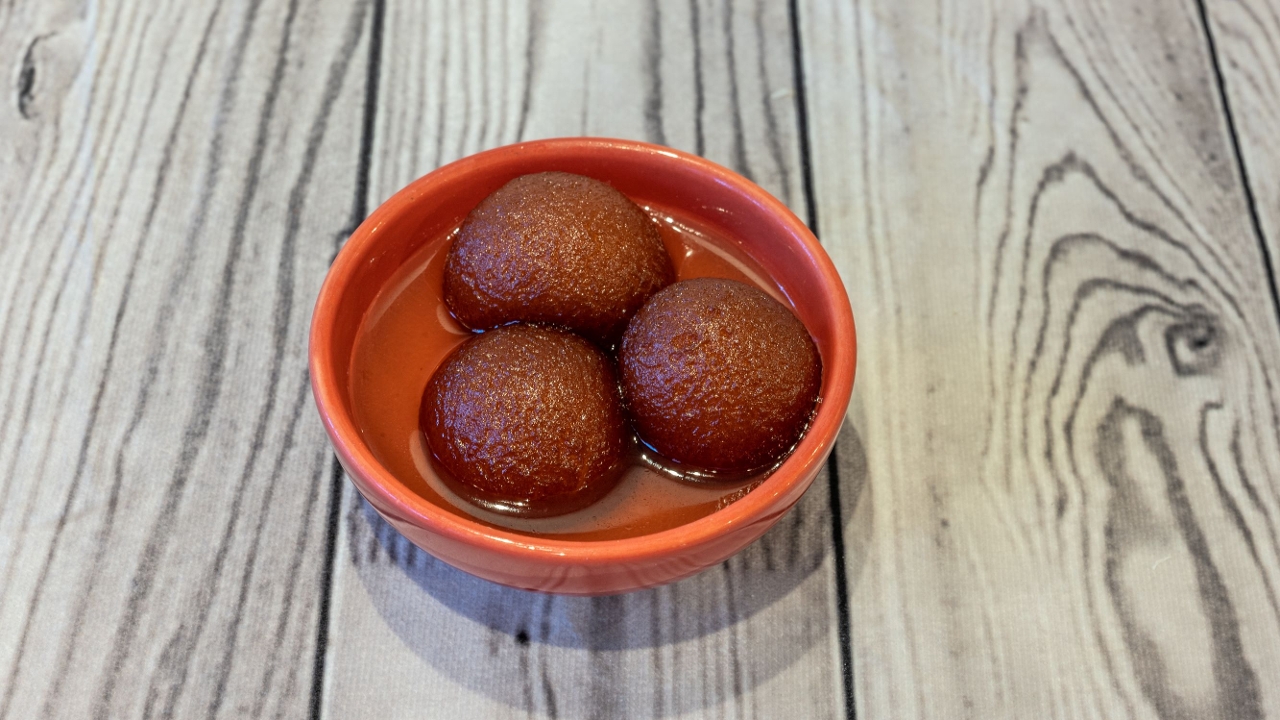 Gulab Jamun (3pcs).