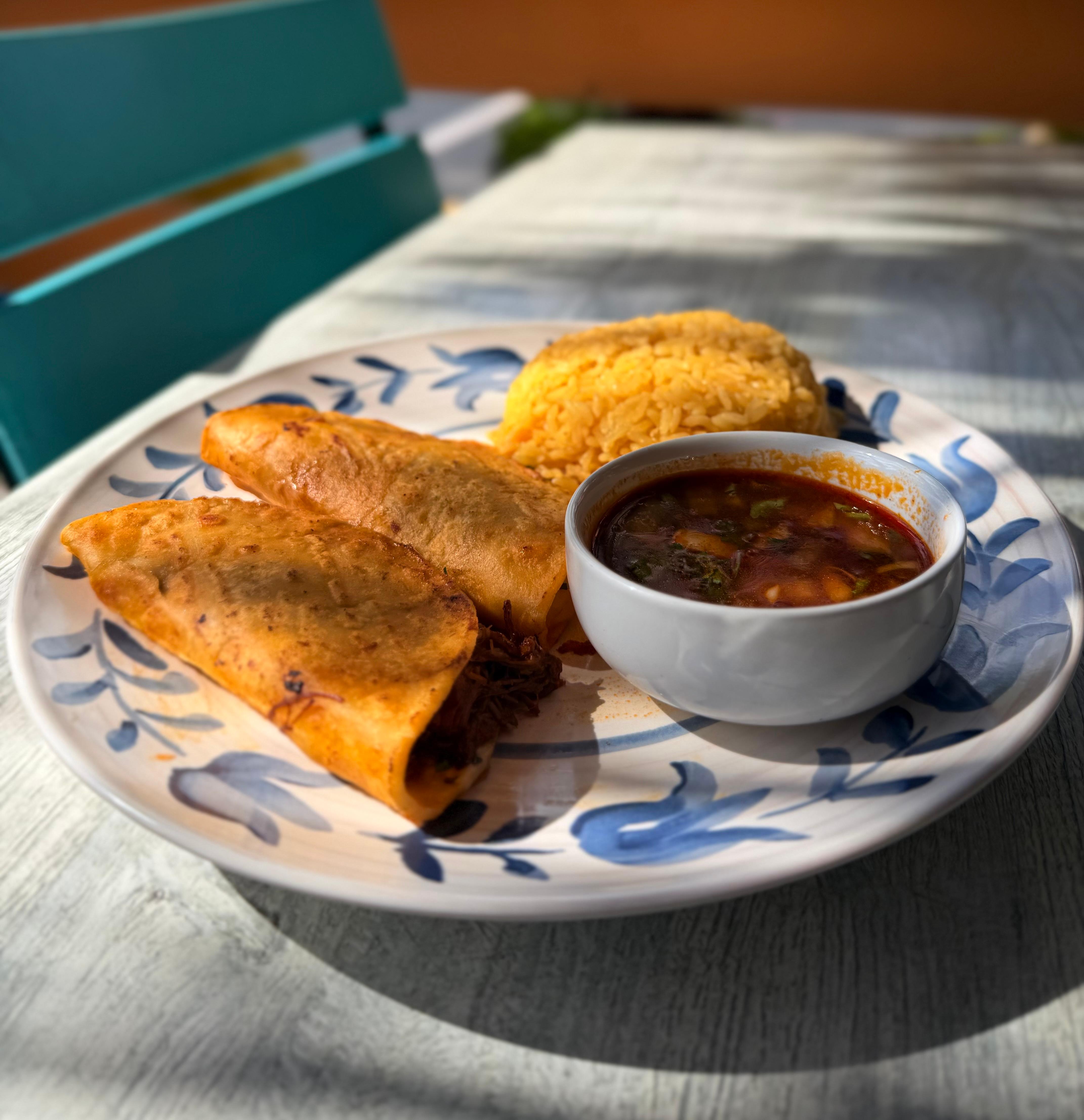 L-BIRRIA TACOS.