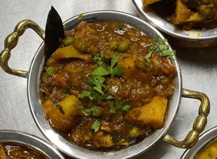 Aloo Gobi (V).