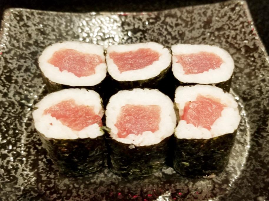 Tuna Cut Roll/ Maki.