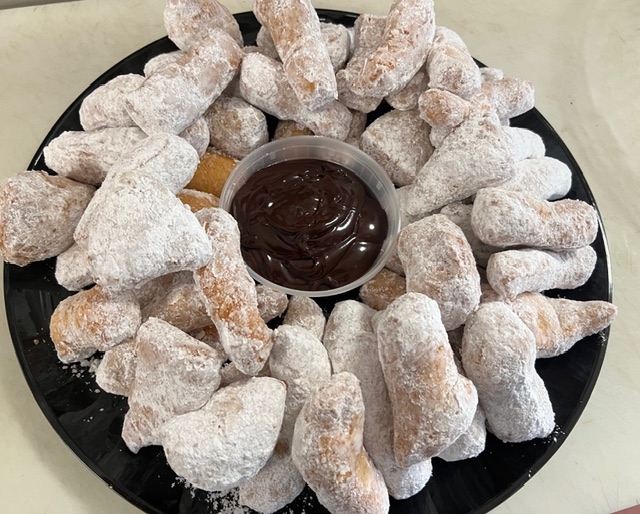 Zeppolis.