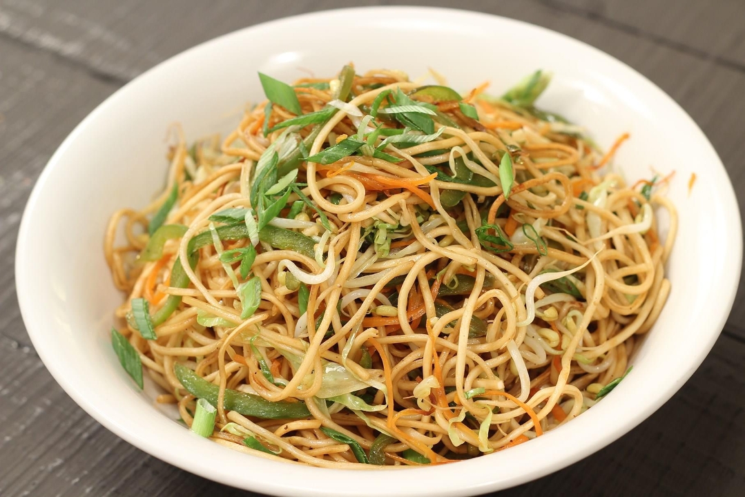 Vegetable Hakka Noodles.