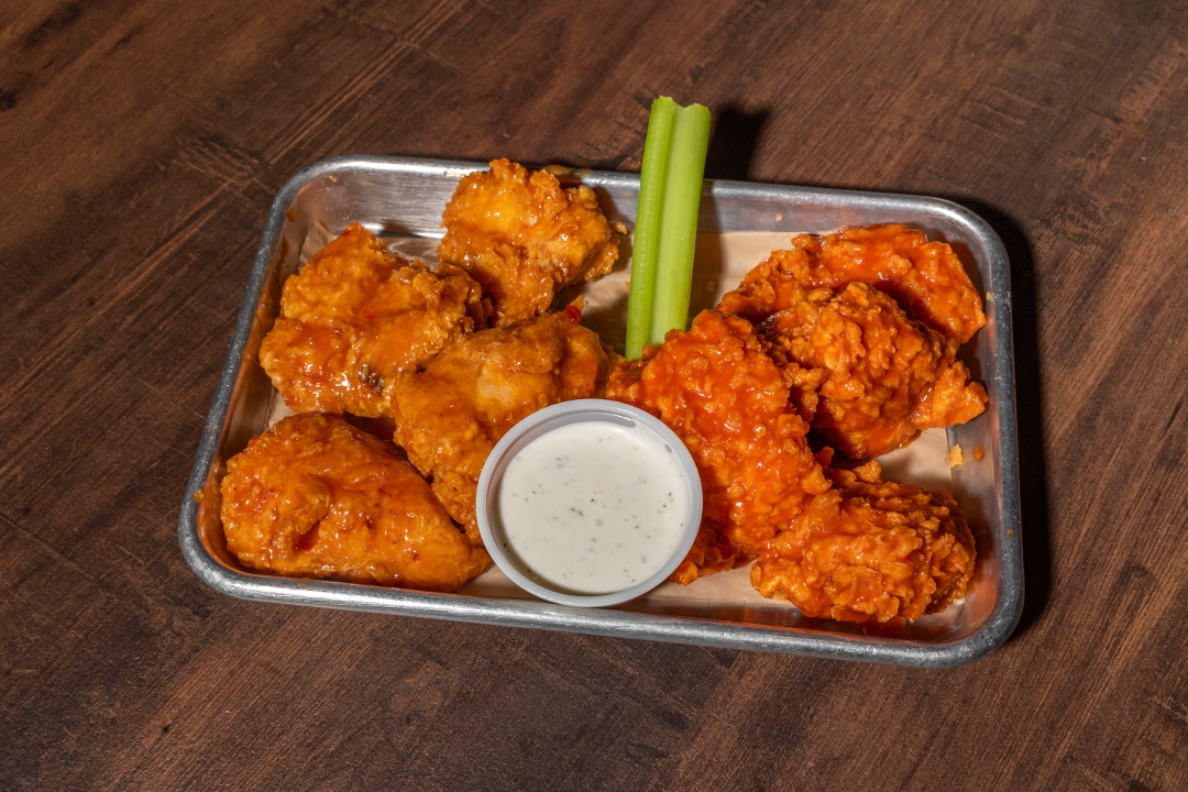 4 Boneless Wings.