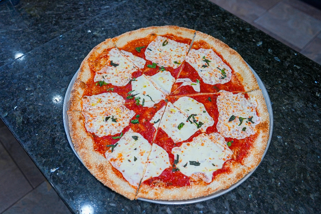 12" Small Margherita Pizza.