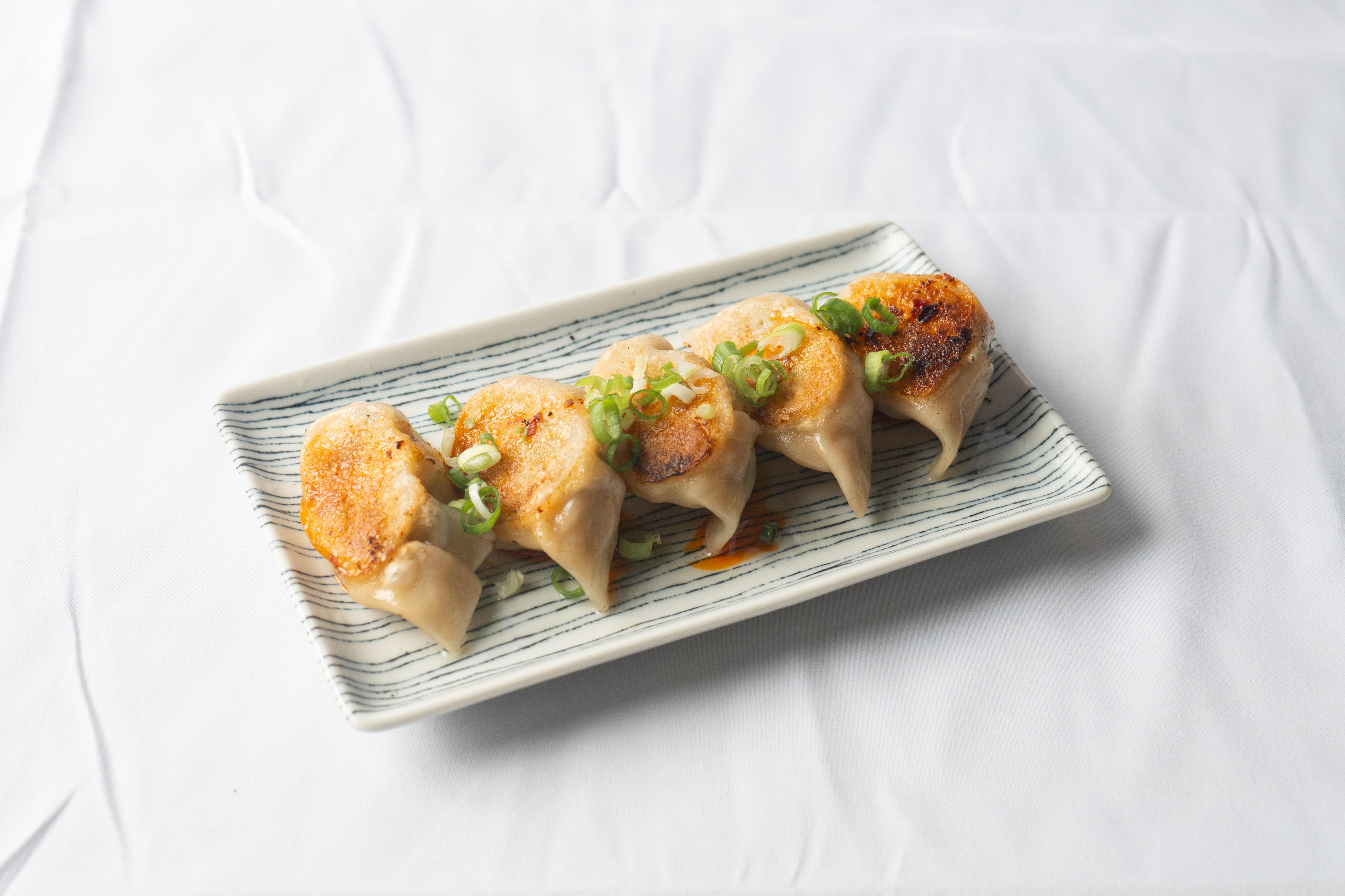Pork / 猪肉脆皮煎饺.