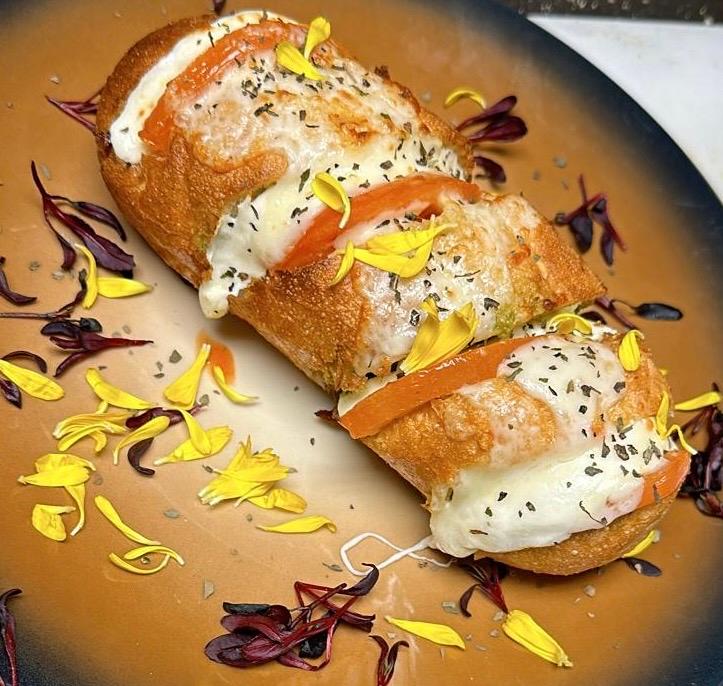 Lil Caprese Baguette.