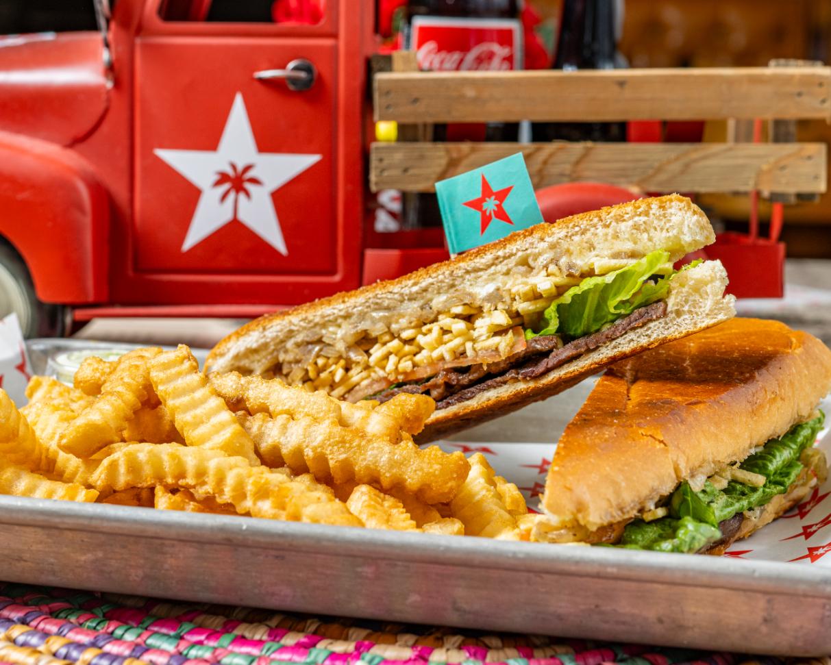 PAN CON LECHON SANDWICH.