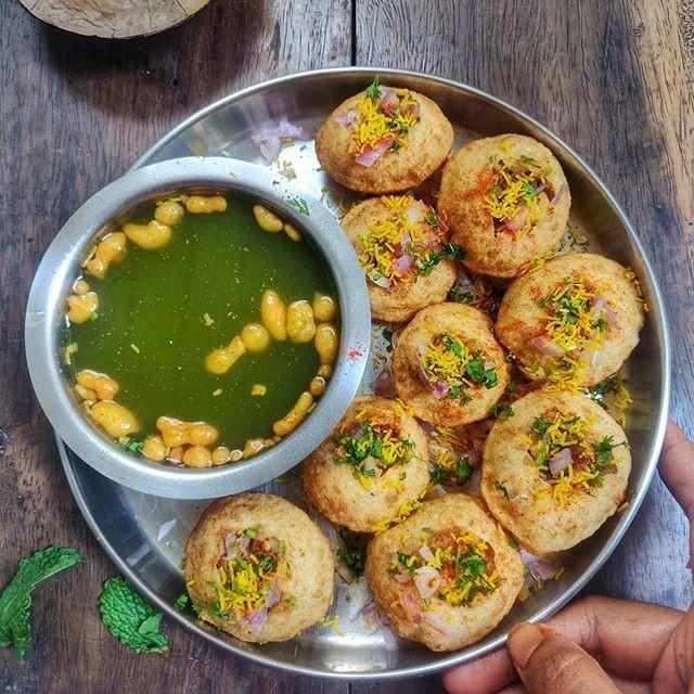 Paani Puri (Signature Item).