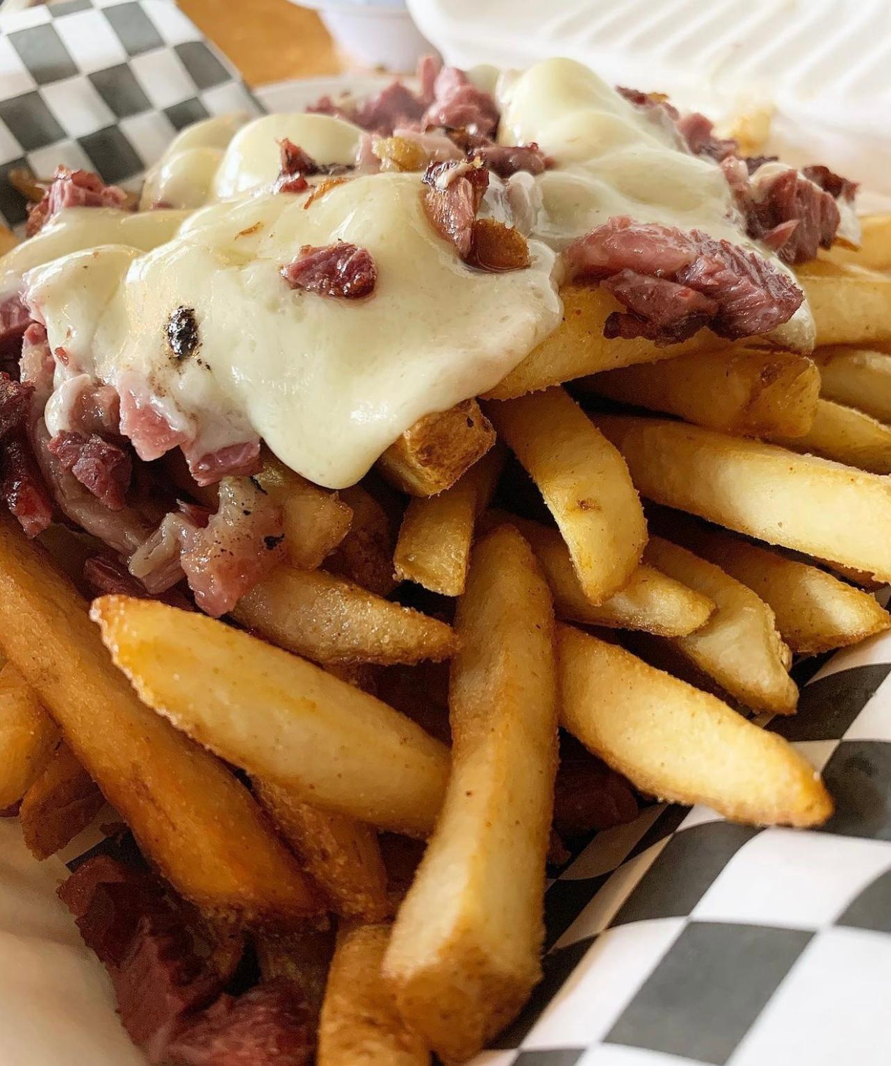 PASTRAMI CHEESE FRIES FULL ORDER.