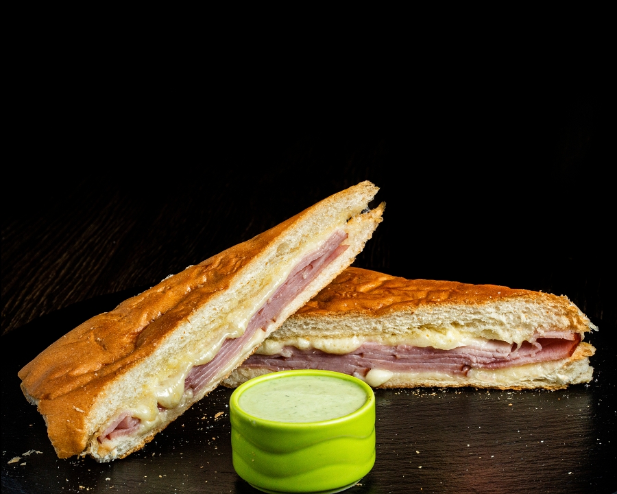 HAM & CHEESE SANDWICH.