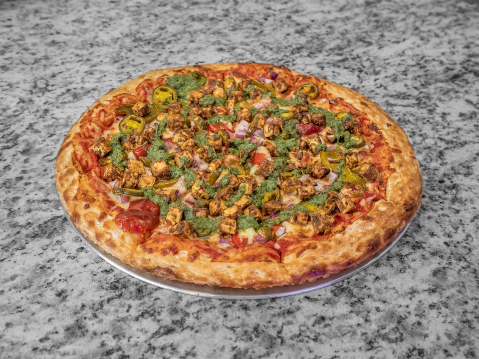 MEDIUM ACHARI PANEER PIZZA.