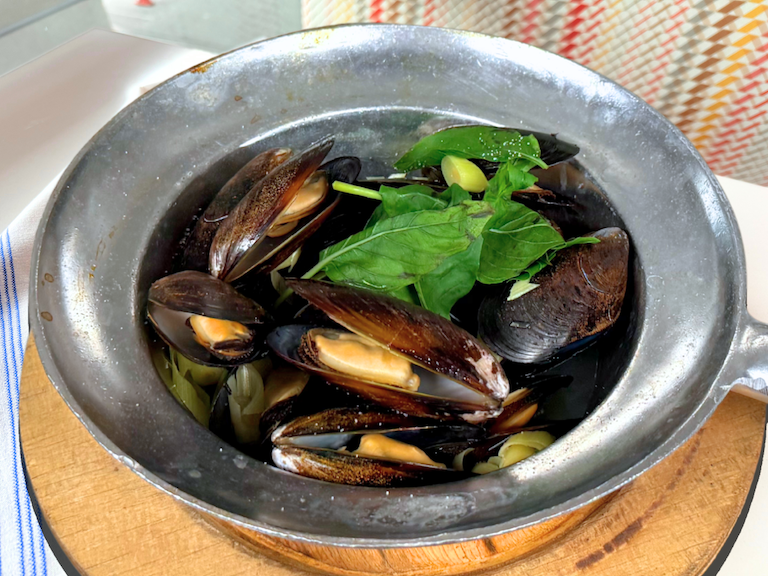 Steamed Mussels.
