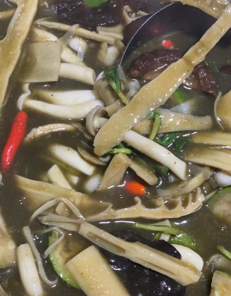 Gang Nor Mai (traditional).