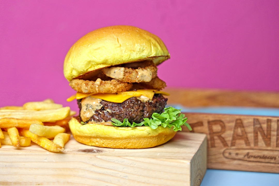 Onion Strings Burger.