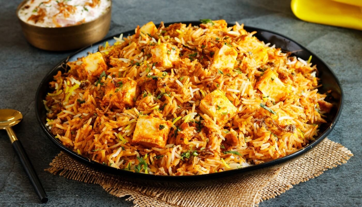 Awadhi Paneer Dum Biryani (Medium).