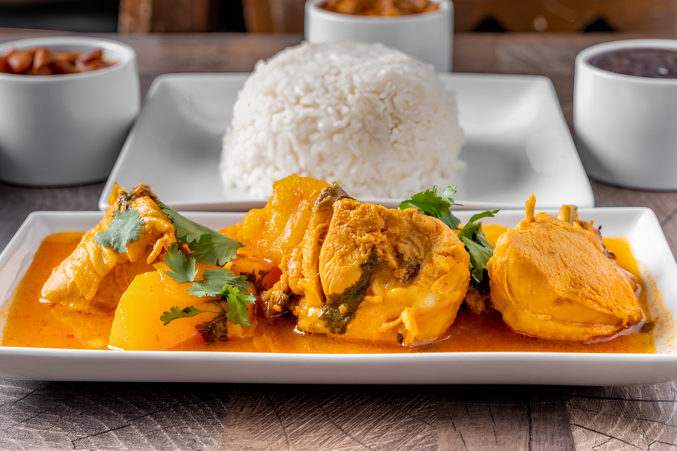 Pollo Guisado.