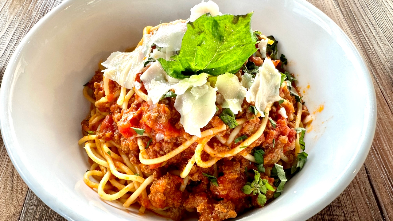 SPAGHETTI BOLOGNESE.