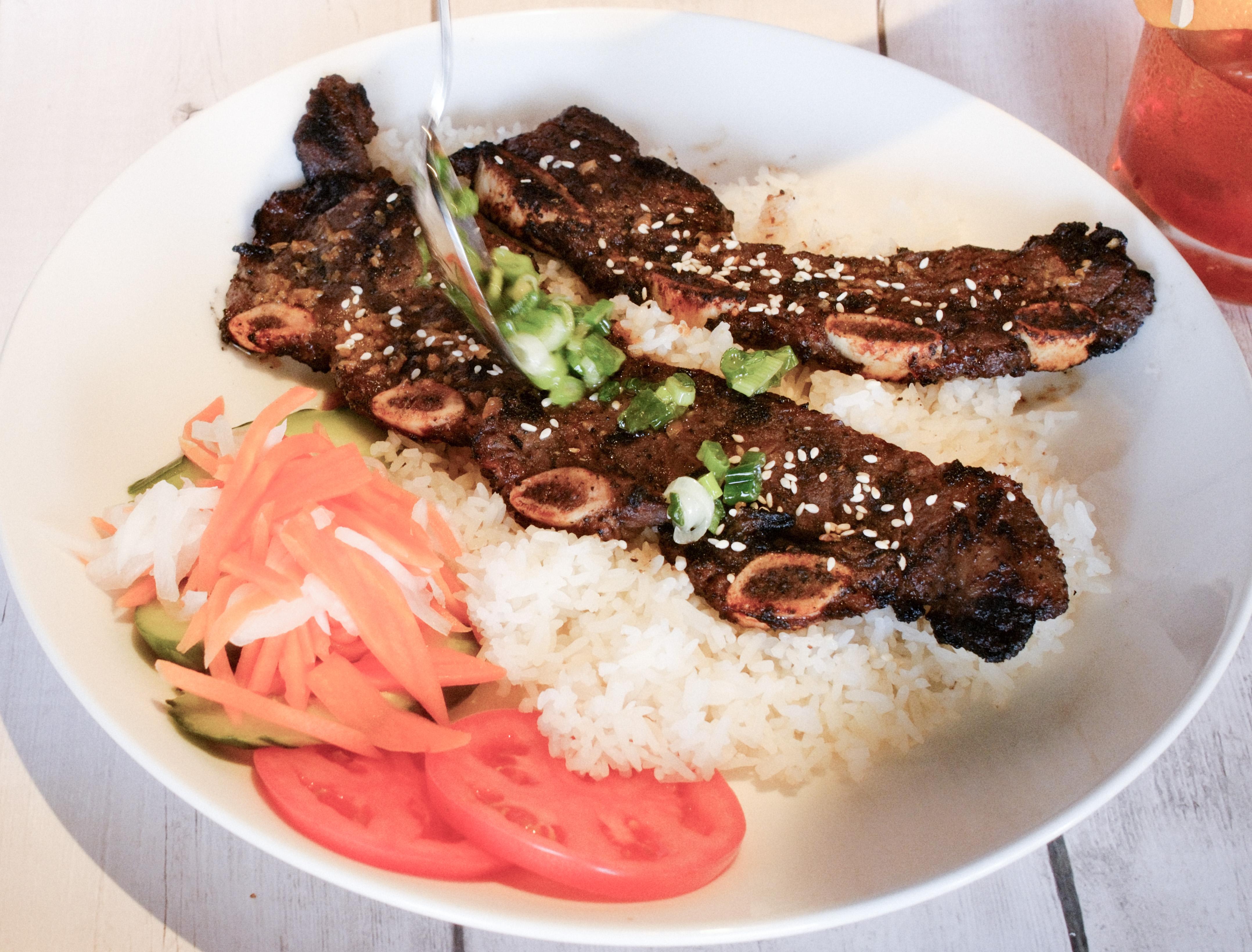 BBQ Beef Sparerib Platter (Com suon Bo nuong).