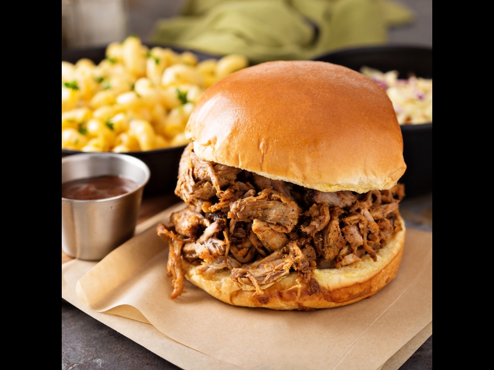 PULLED PORK SANDWICH.