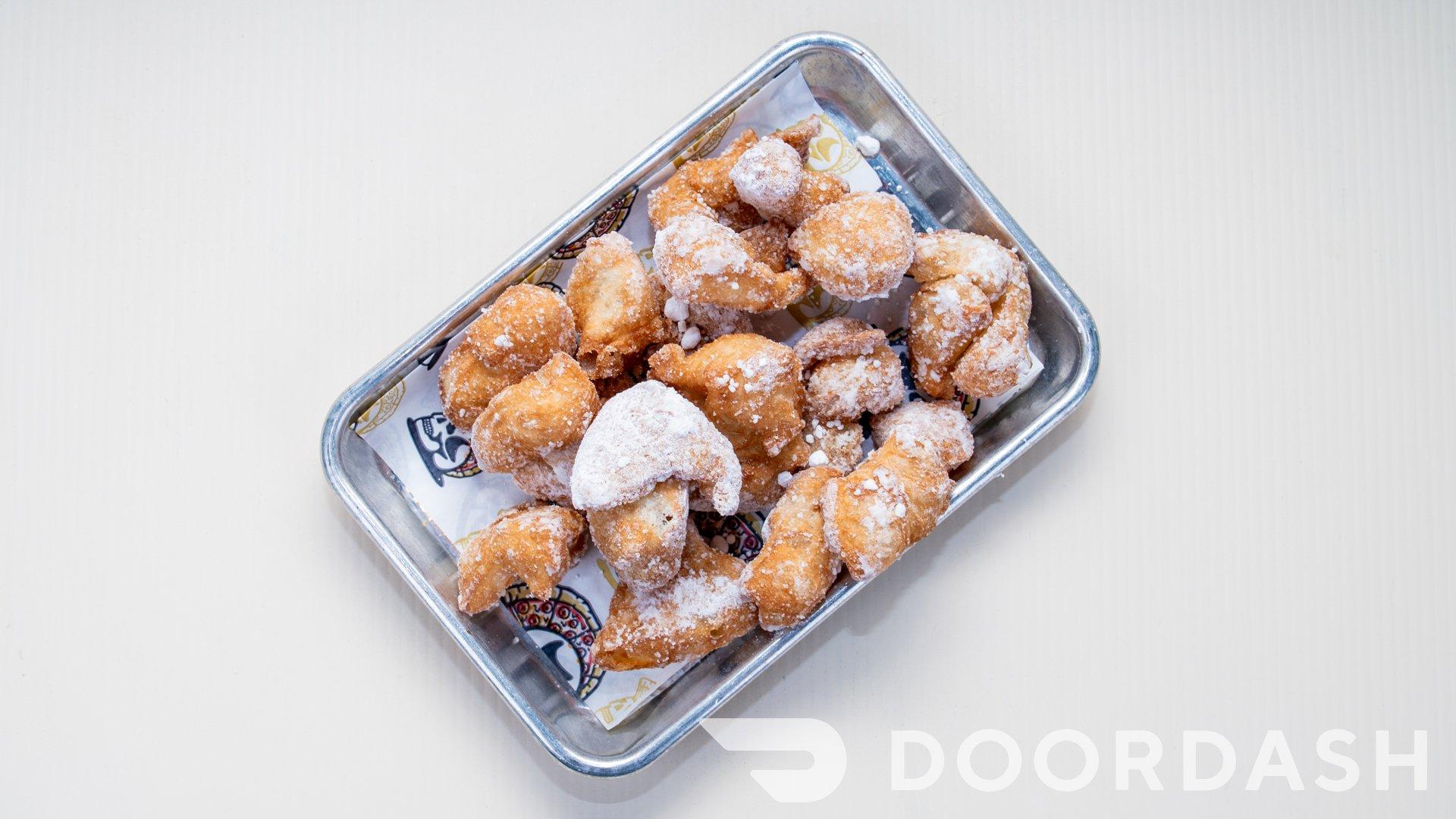 Zeppolis.