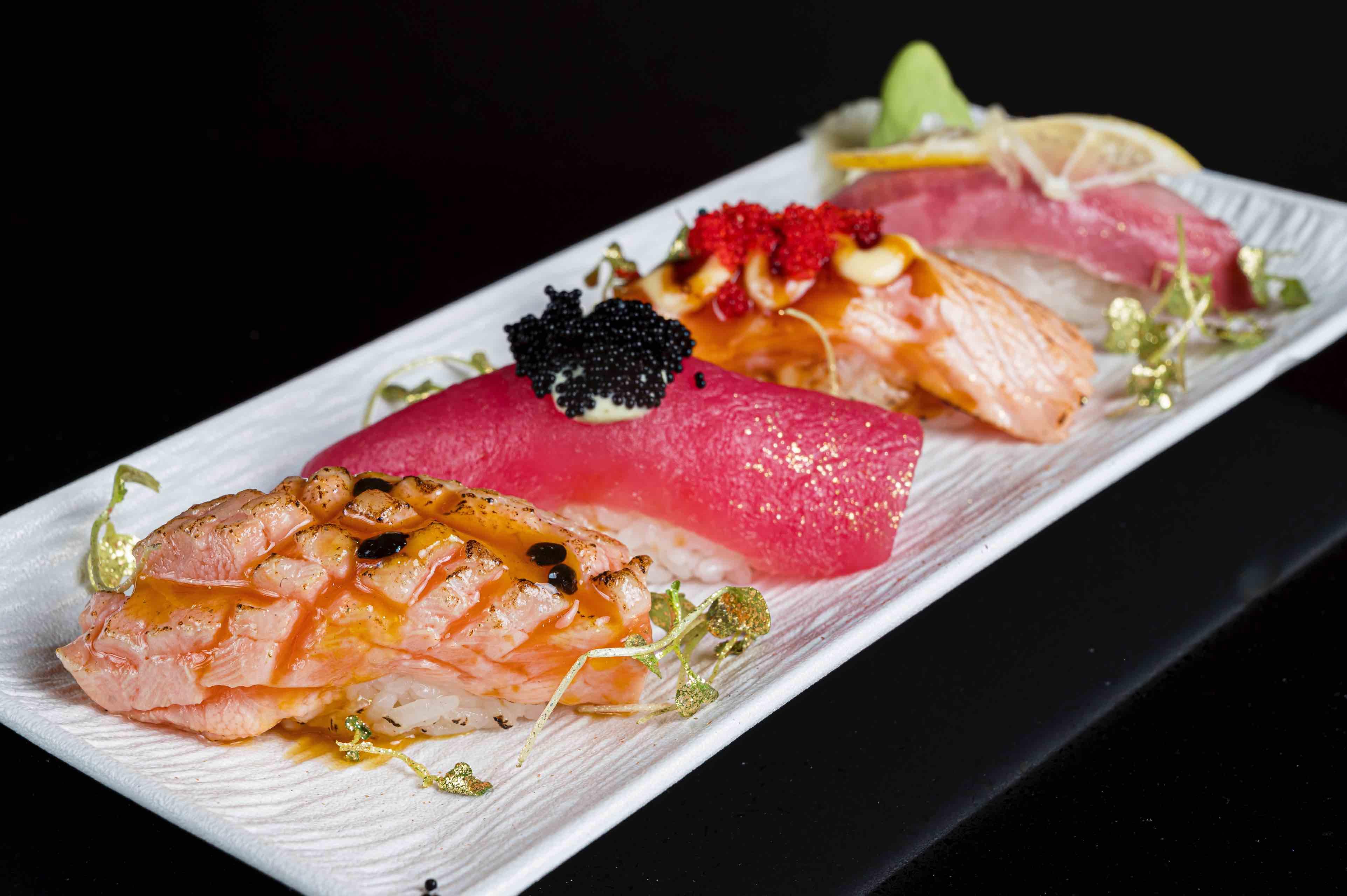 Nigiri (2 piece).