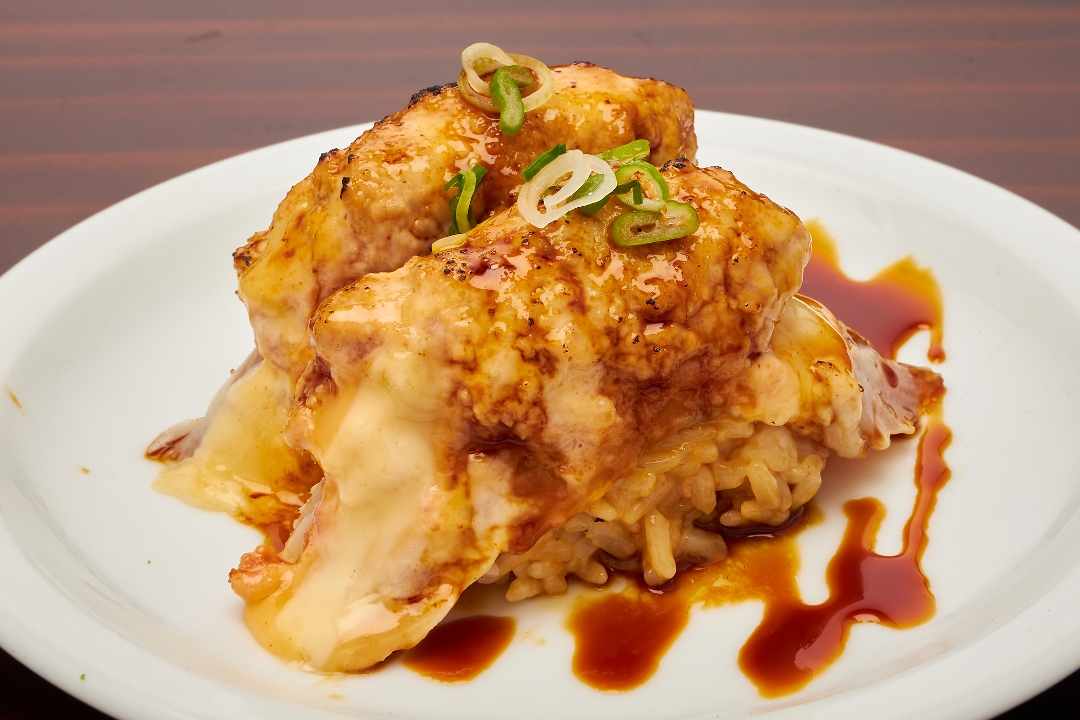 Creamy Seared Albacore with Spicy Tuna.