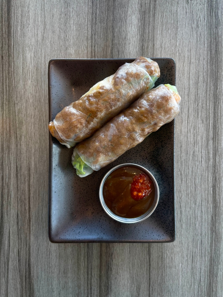 Gỏi Cuốn Bò Nướng (Grilled Beef Spring Rolls).