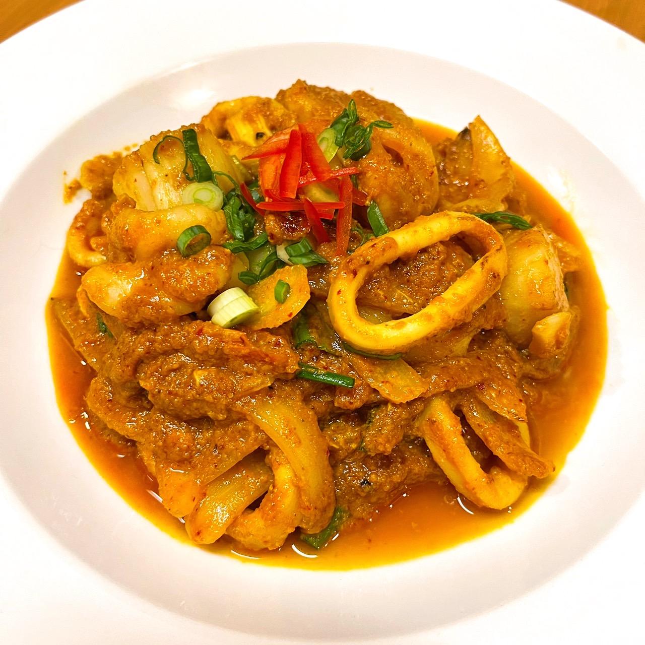 Stir Fried Curry Seafood.