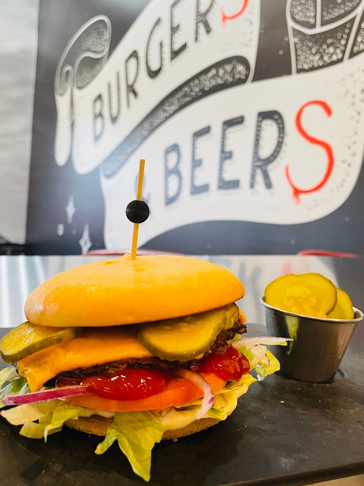 Gluten Free Royale w. Cheese.