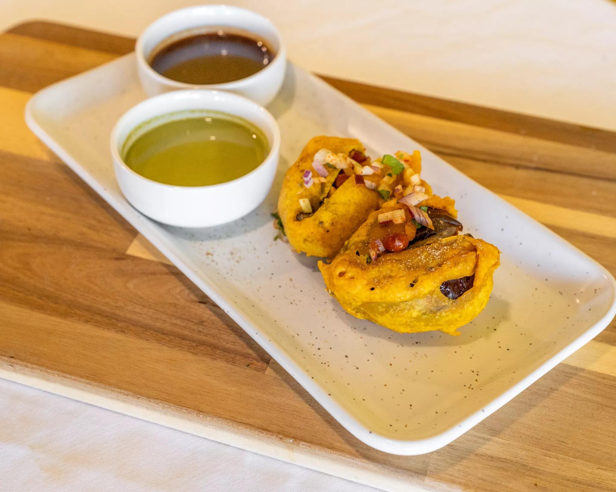 Guntur Vankaya Bajji (2 Pieces).