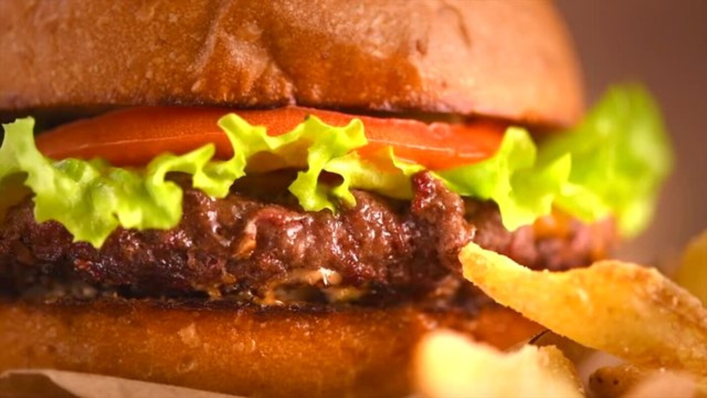 JUNIOR Burger (Quarter Pounder-Single Patty).