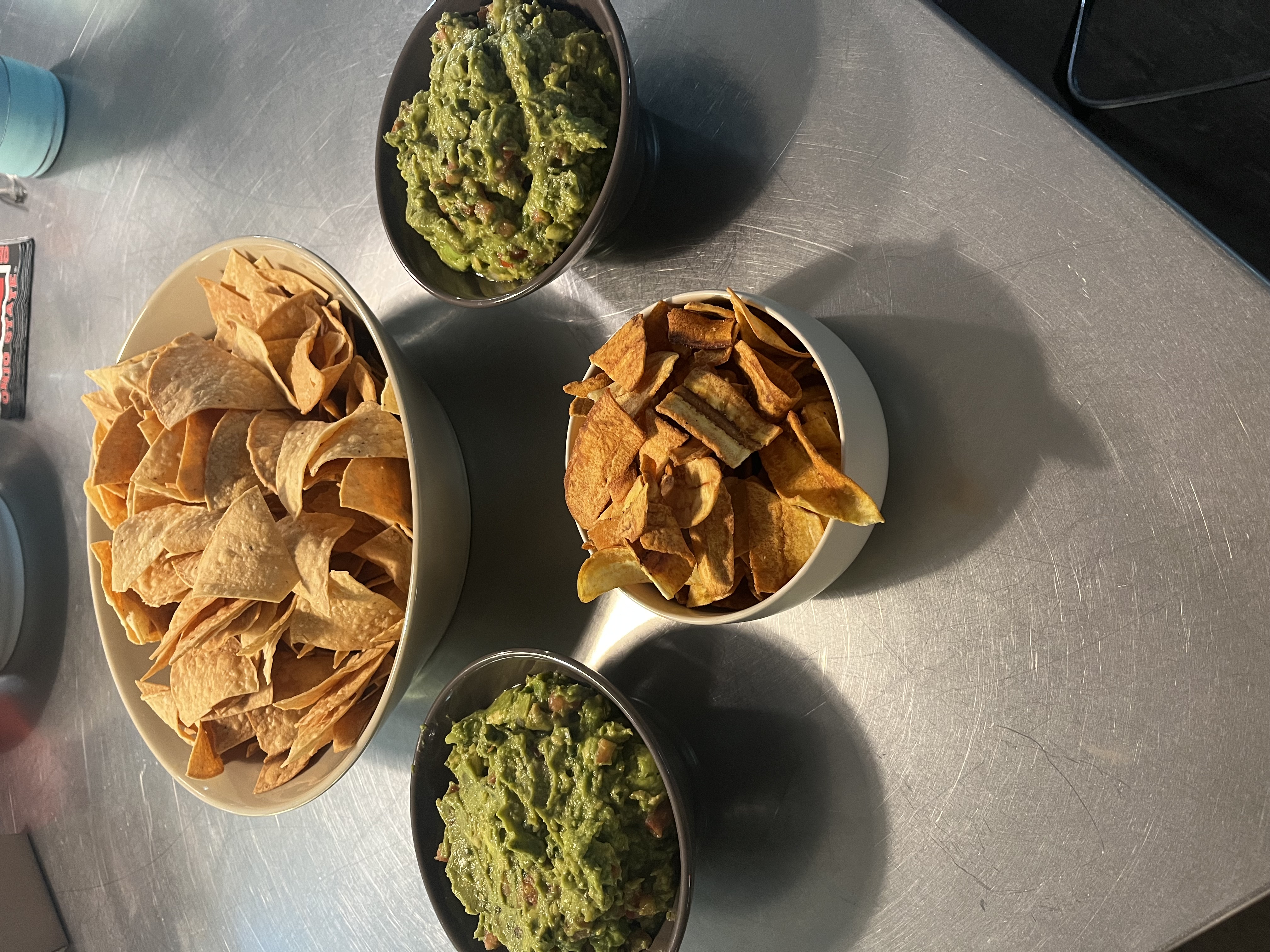 Guacamole, Salsa & Chips.